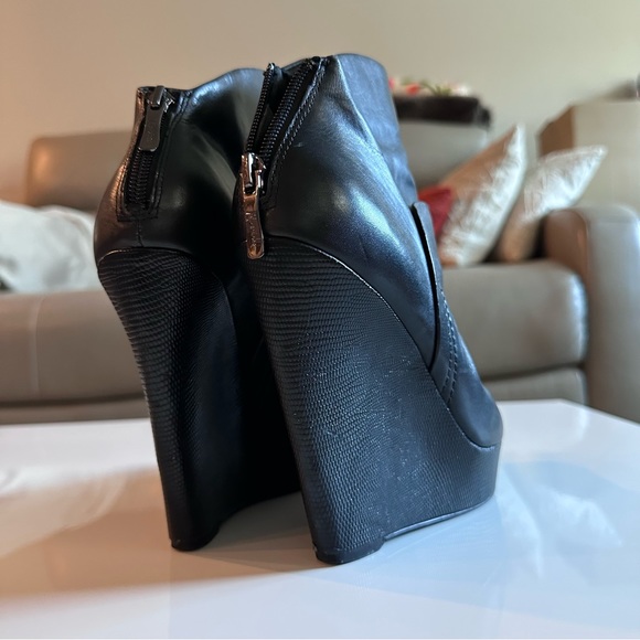 Guess by Marciano Bootie - Picture 6 of 11